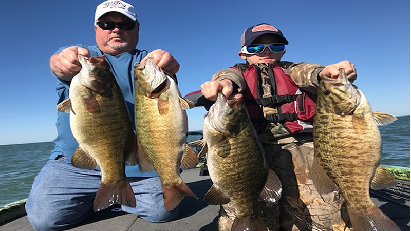 Fall Trophy Smallmouth Bass Fishing
