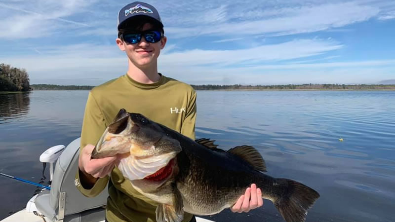 Trophy Bass Fishing with bass fishing guide service