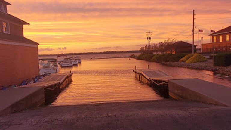 Erie Pa Fishing Guides Near Me - Chestnut Boat Ramp