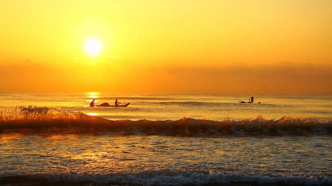 Sunrise and How to Pick a Fishing Charter Near Daytona