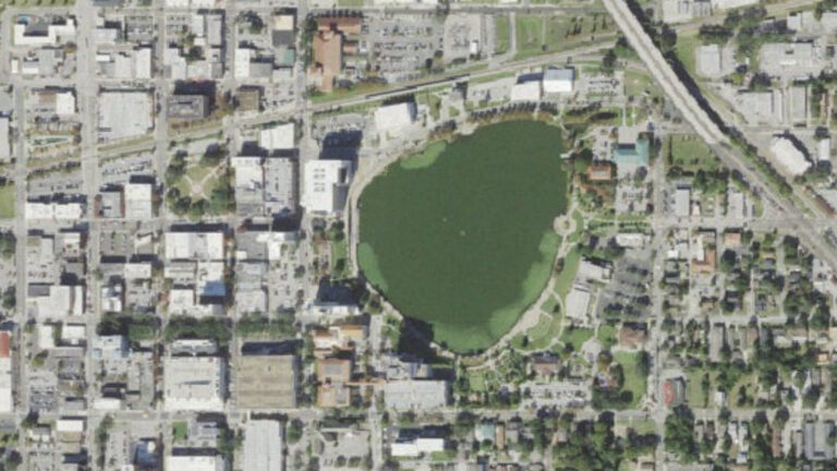 USGS aerial view of Lake Mirror and its surrounding promenade in downtown Lakeland, Florida